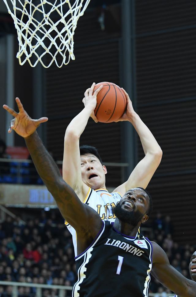 开云-关于西汉姆训练开放日，赛前篮板制胜引欢呼，CBA常规赛在即，轮换策略成焦点的信息